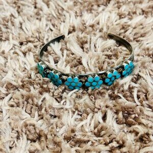 Vintage Native American Flower Turquoise Cluster  Silver Cuff Bracelet Zuni ?